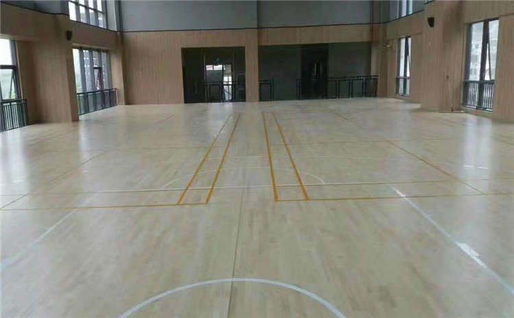 楓木籃球場實木地板廠家哪家好？