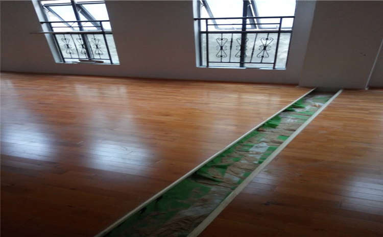 五角楓乒乓球館木地板**是多少錢？